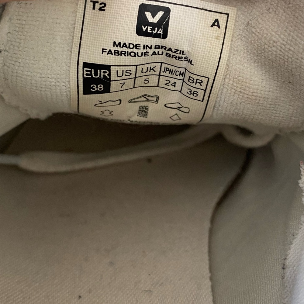 Veja Classic White Lace-Up Sneakers - Picture 11 of 11